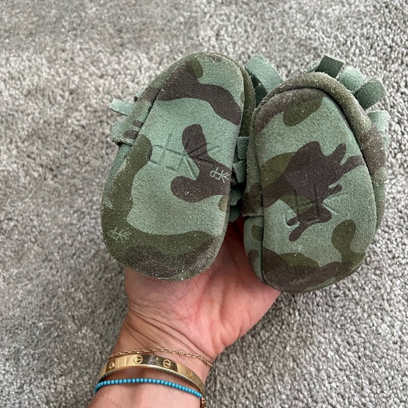 Freshly Picked Camo Leather Mocs size 2 - Picture 4 of 6